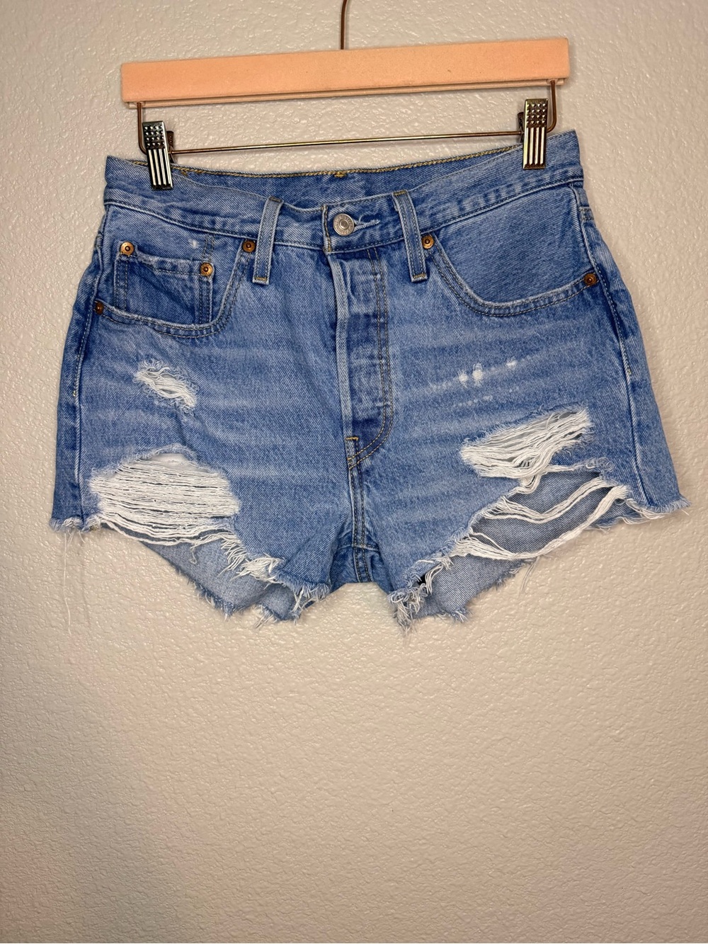 Levi 501 High-Rise Distressed Denim Shorts - Light Blue